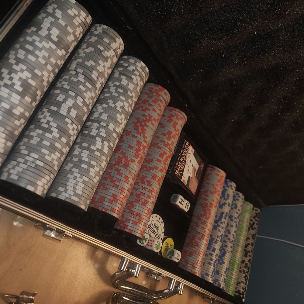 $ Poker Chips w/ case $ - Picture 2 of 8